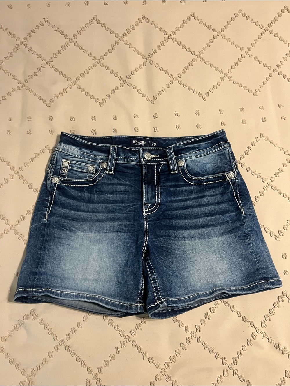 Miss Me Mid Rise Denim Shorts Size 29 EUC Embellished Pocket Stretch - Picture 3 of 9